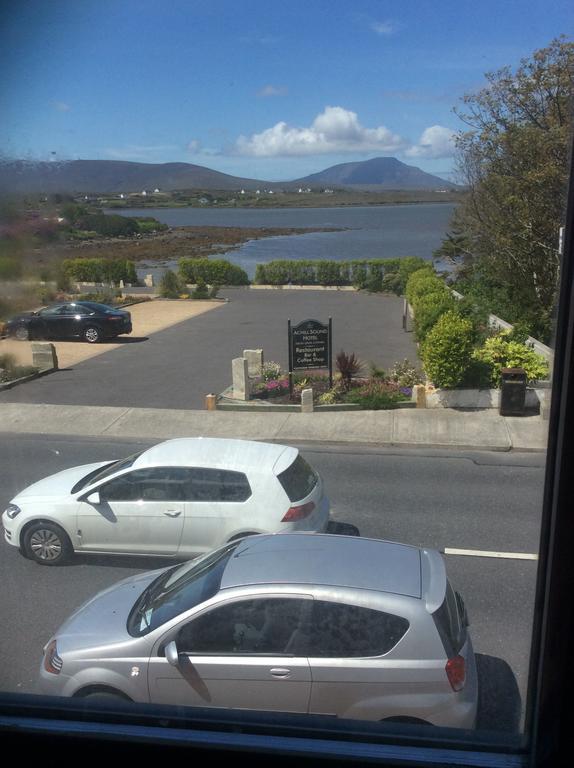Achill Sound Hotel - Ostan Ghob A'Choire Extérieur photo