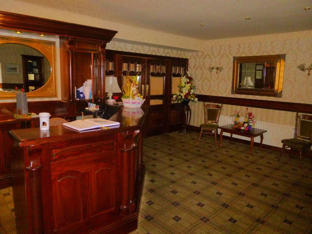 Achill Sound Hotel - Ostan Ghob A'Choire Extérieur photo