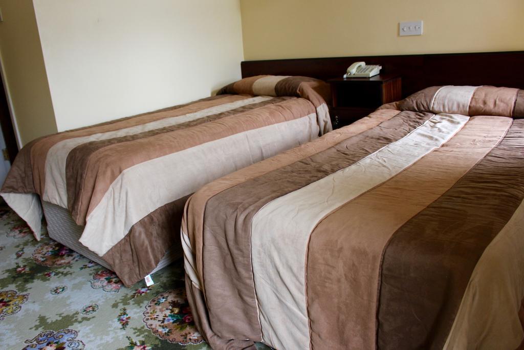 Achill Sound Hotel - Ostan Ghob A'Choire Extérieur photo