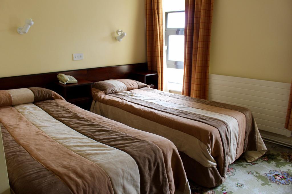Achill Sound Hotel - Ostan Ghob A'Choire Extérieur photo